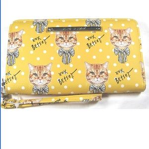 Betsey Johnson
Zip Yellow Dot Cats Wristlet Wallet